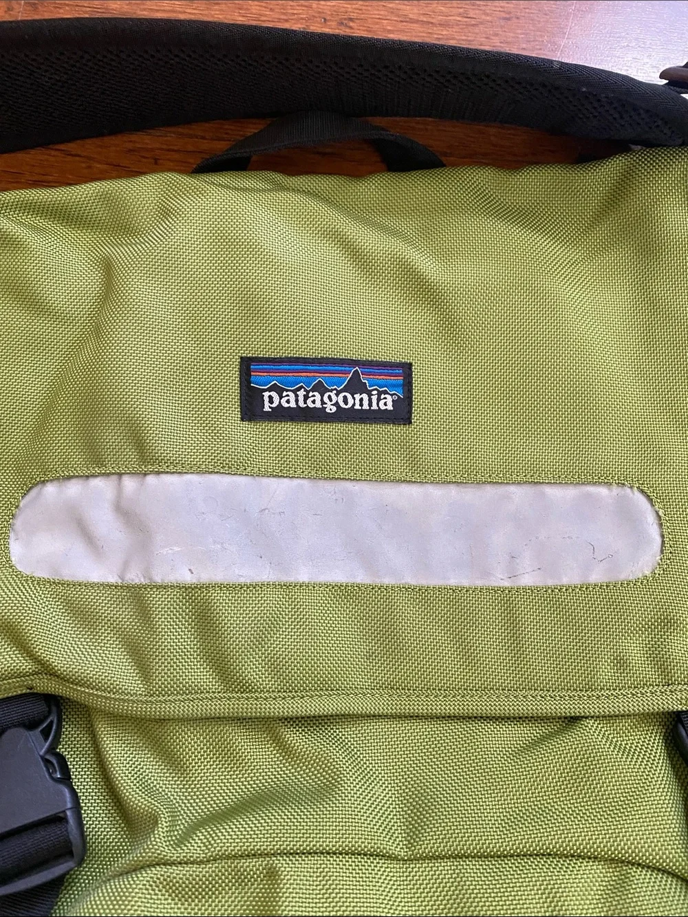 Patagonia messenger bag-green